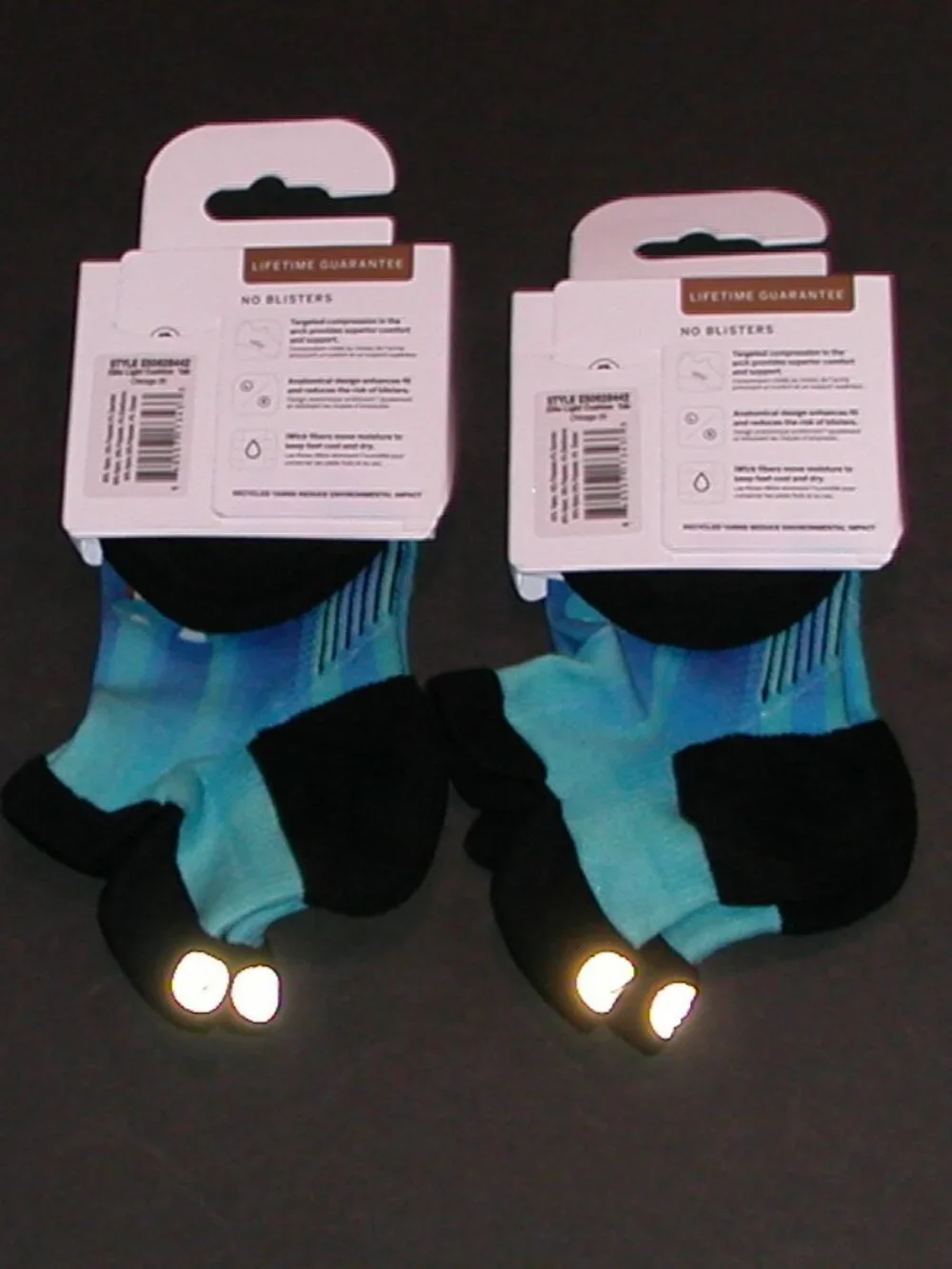 2 Pairs Feetures Elite Tab Socks Ltd Ed. City Collection Chicago 25 NWT Womens M